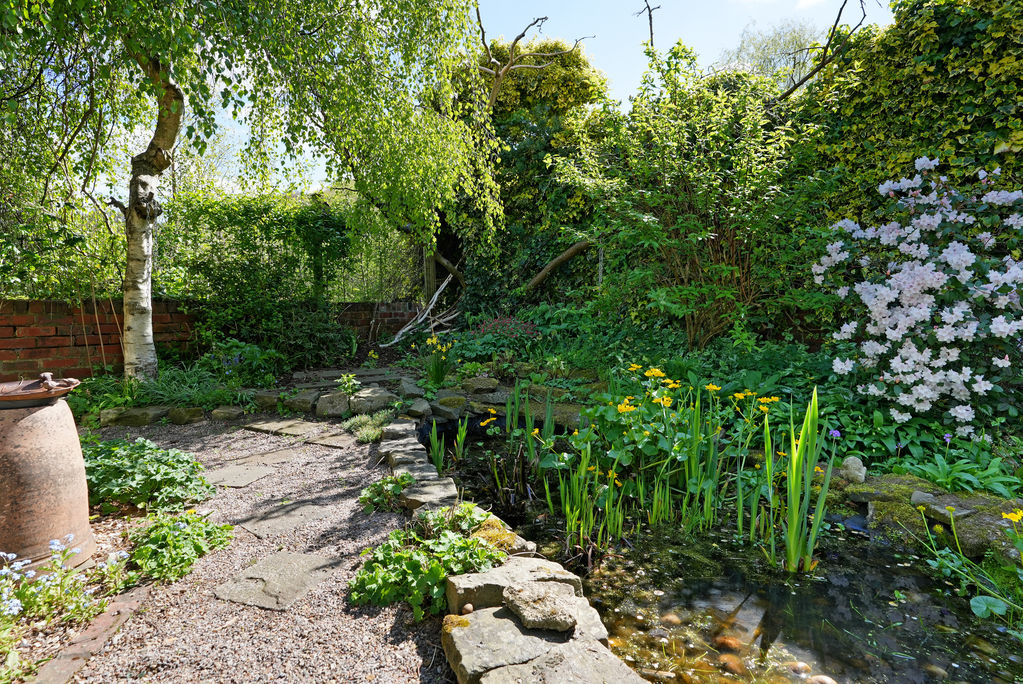 Meadow Head Woodseats
